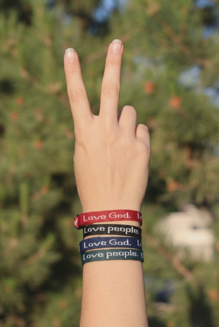 Love God. Love People. Bracelet Pack